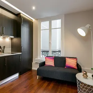 Appartamento Charmant Studio Neuf Proche Des Invalides